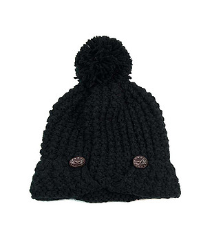 Дамска зимна шапка в черно снимка