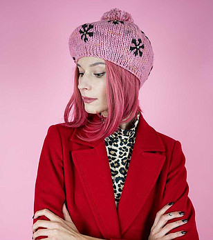 Розова дамска барета с детайли циклама снимка