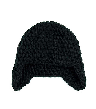 Унисекс шапка в черно снимка