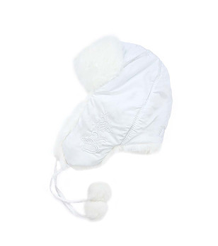Детска шапка ушанка в бяло с бродерии сърца снимка