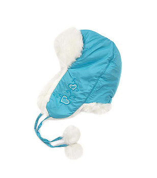 Детска шапка ушанка в светлосиньо с бродерии сърца снимка