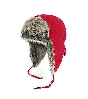 Червена детска шапка ушанка с пух снимка
