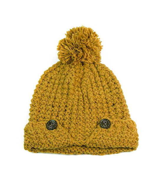 Дамска зимна шапка в цвят горчица снимка