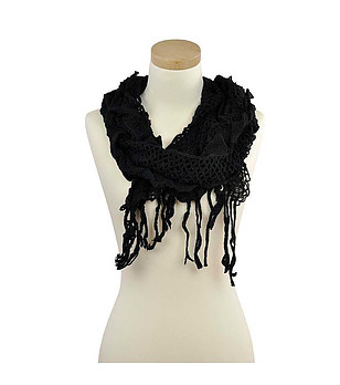 Черен дамски шал с ефектен дизайн снимка