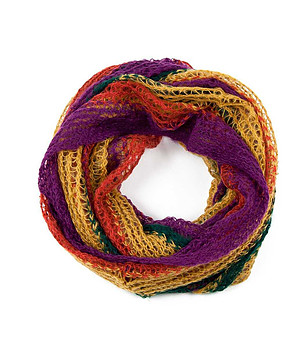 Многоцветен дамски ажурен шал снимка