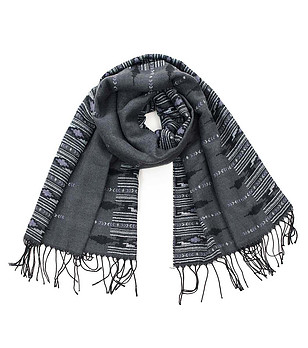 Дамски шал в цвят графит снимка