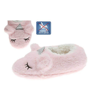 Ефектни детски пантофи Еднорог в розово снимка