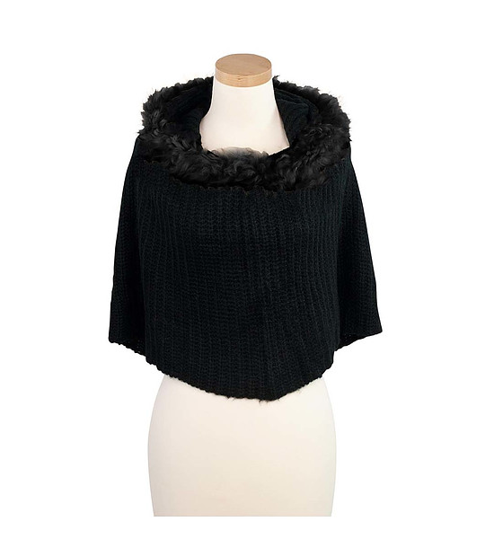 Черно пончо с пух снимка