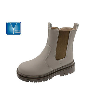 Боти в цвят таупе снимка