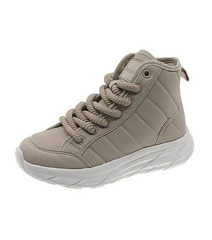 Бежови боти с връзки снимка