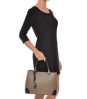 Дамска кожена чанта Thea в бежов нюанс снимка