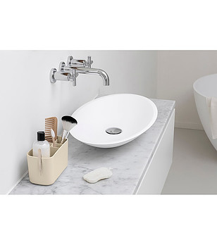 Кутия за аксесоари за баня в бежов цвят снимка