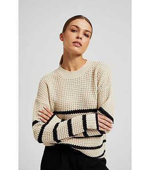 Дамски пуловер в бежово и черно снимка