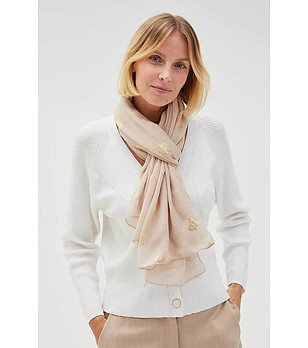 Дсмки шал в цвят пудра със златист принт снимка