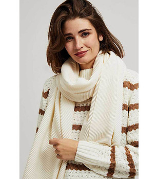 Дамски шал в цвят слонова кост снимка