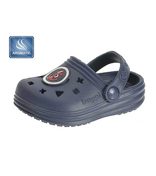 Тъмносини бебешки чехли снимка