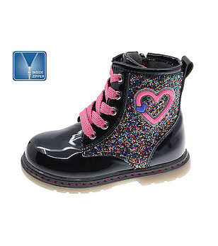 Тъмносини детски боти с розови връзки и сърца снимка