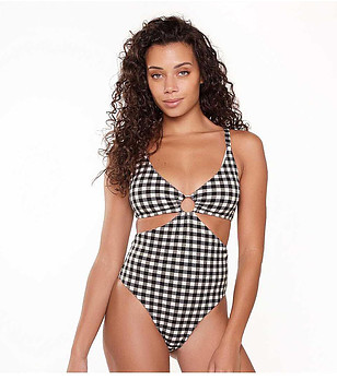 Цял бански на каре в черно и бяло снимка