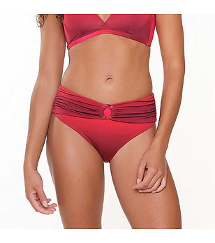 Долнище на бански в преливащи червени нюанси снимка