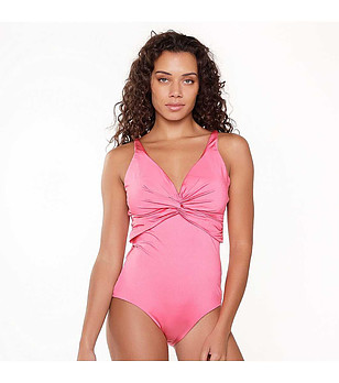 Розов цял бански снимка