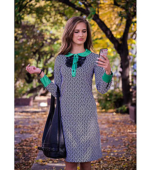 Рокля в черно, бяло и зелено с памук снимка