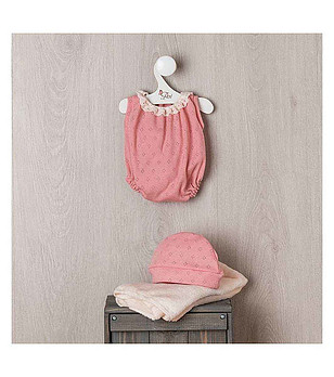 Дрехи за кукла Мария 43 см - коралово боди, шапка и одеалце снимка