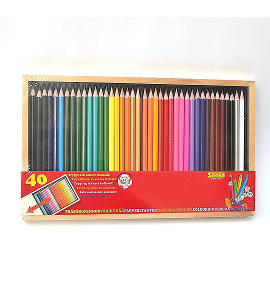 Цветни моливи в дървена кутия снимка