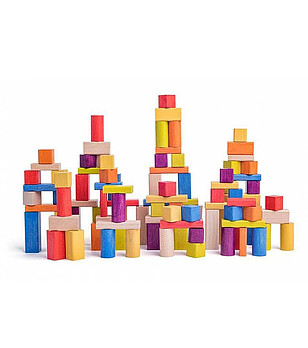 Дървен конструктор с натурални и цветни блокчета снимка