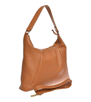 Дамска чанта от естествена кожа в цвят камел снимка