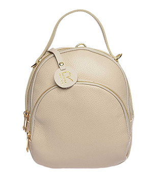 Дамска раница от естествена кожа в светлобежово снимка