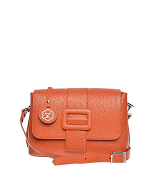 Малка дамска кожена чанта в оранжево снимка