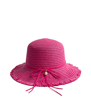 Детска шапка в циклама снимка