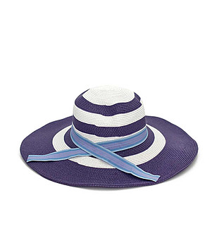 Дамска лятна шапка в бяло и тъмносиньо снимка