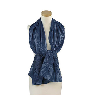 Дамски шал в тъмносиньо Tavia снимка