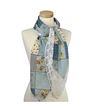 Дамски шал в екрю и синьо снимка