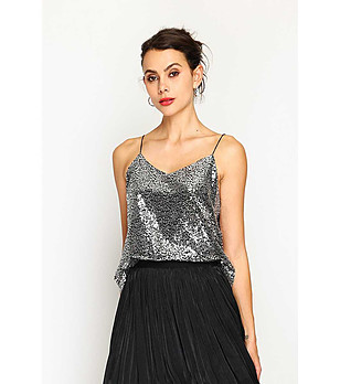 Сребрист топ с пайети снимка