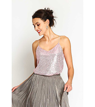 Розов топ с пайети снимка