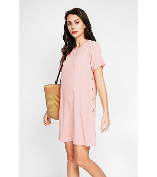 Рокля в прасковен нюанс от лен и памук снимка