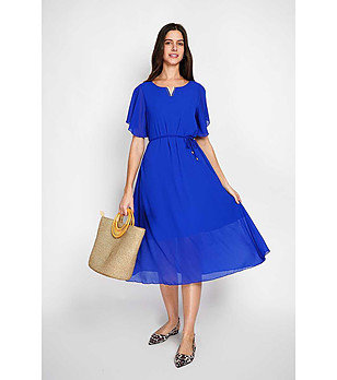 Рокля в кралскосиньо снимка