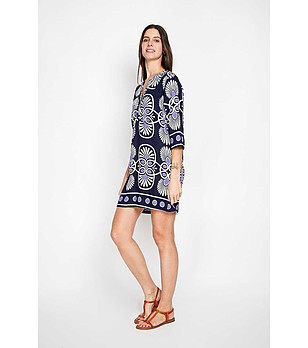 Тъмносиня рокля с принт снимка