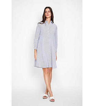 Светлосиня рокля на райе от памук и лен снимка