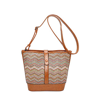 Дамска чанта в цвят коняк и зигзаг мотиви Esta снимка