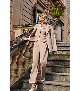 Бежов дамски широк панталон снимка