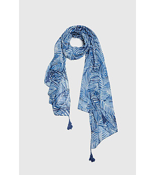 Дамски шал с принт в синьо и бяло снимка