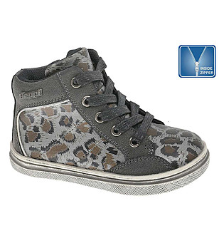 Детски кецове с леопардови шарки снимка