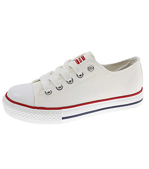 Бели детски кецове снимка