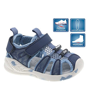 Бебешки анатомични сандали в сини нюанси снимка