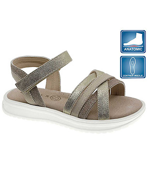 Детски анатомични сандали в златисто снимка