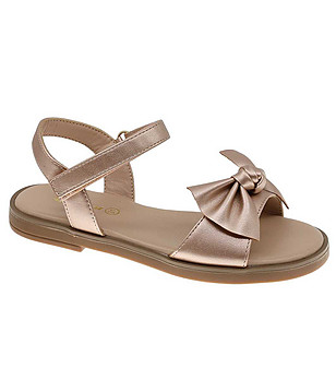 Златисти детски сандали с панделка за момиче снимка