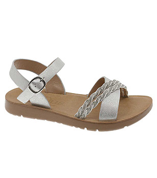 Детски сандали в сребристо снимка